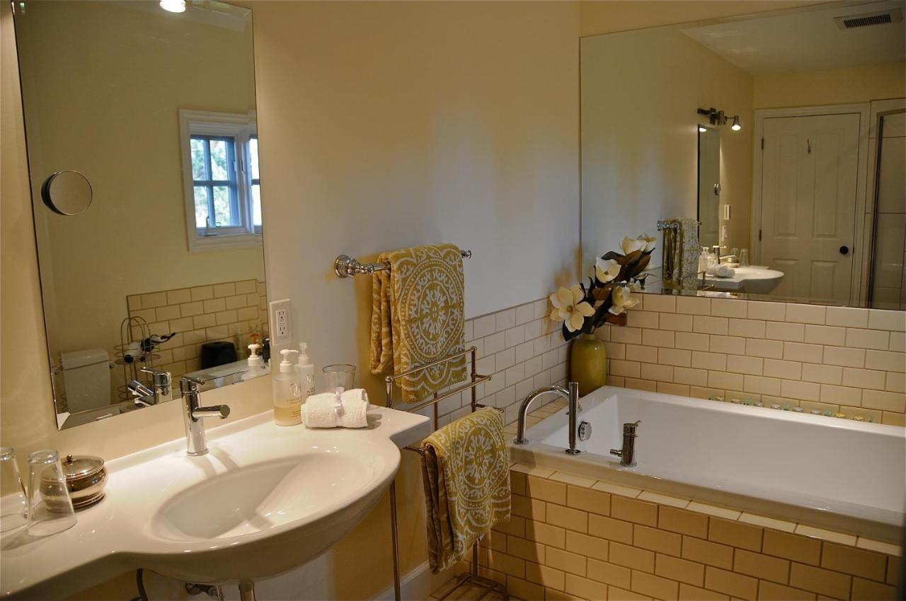 Wetherly Inn & Spa Ganges Zewnętrze zdjęcie